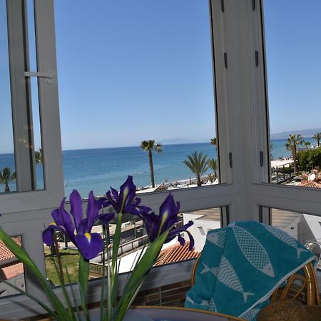Fantastic Studio - Beachfront Apartment Torrox Luaran gambar