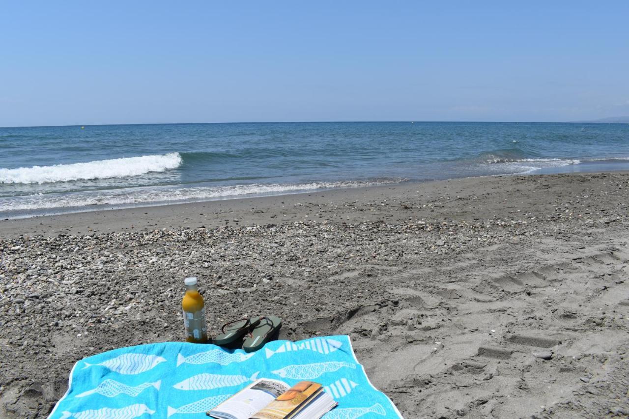 Fantastic Studio - Beachfront Apartment Torrox Luaran gambar
