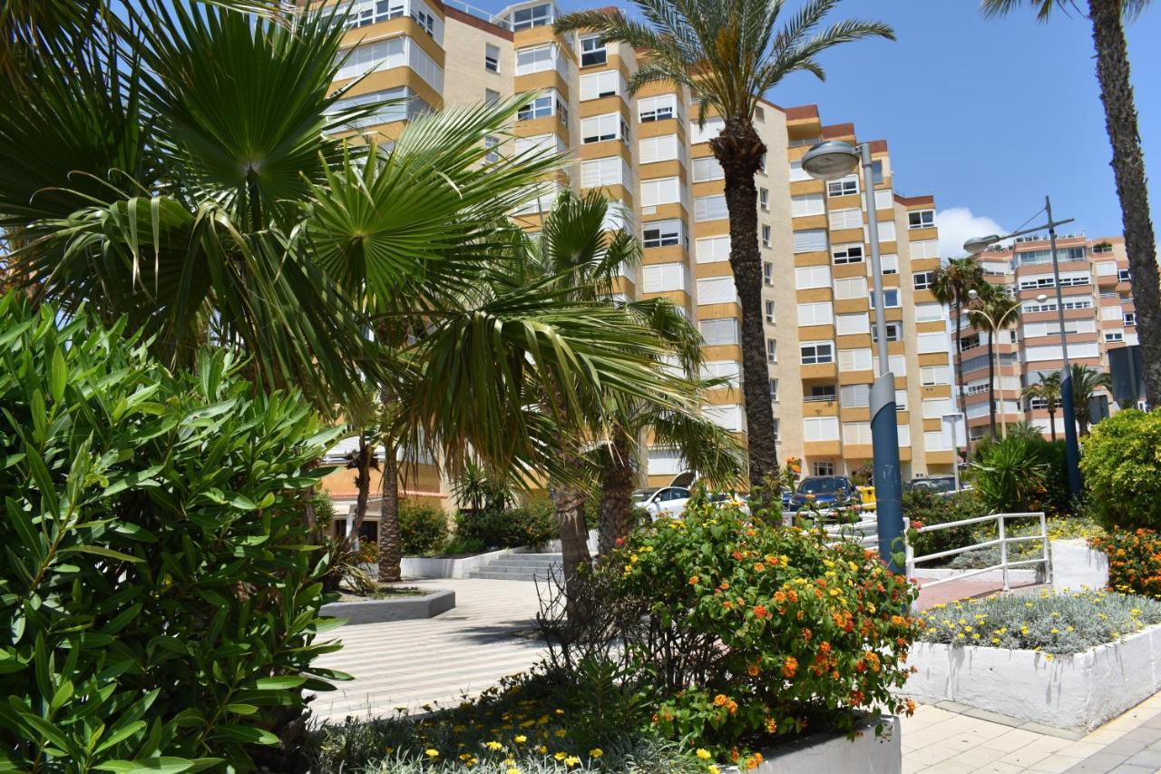 Fantastic Studio - Beachfront Apartment Torrox Luaran gambar
