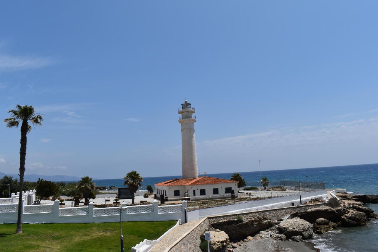 Fantastic Studio - Beachfront Apartment Torrox Luaran gambar
