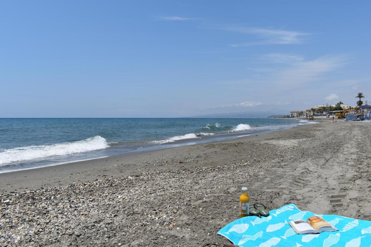 Fantastic Studio - Beachfront Apartment Torrox Luaran gambar