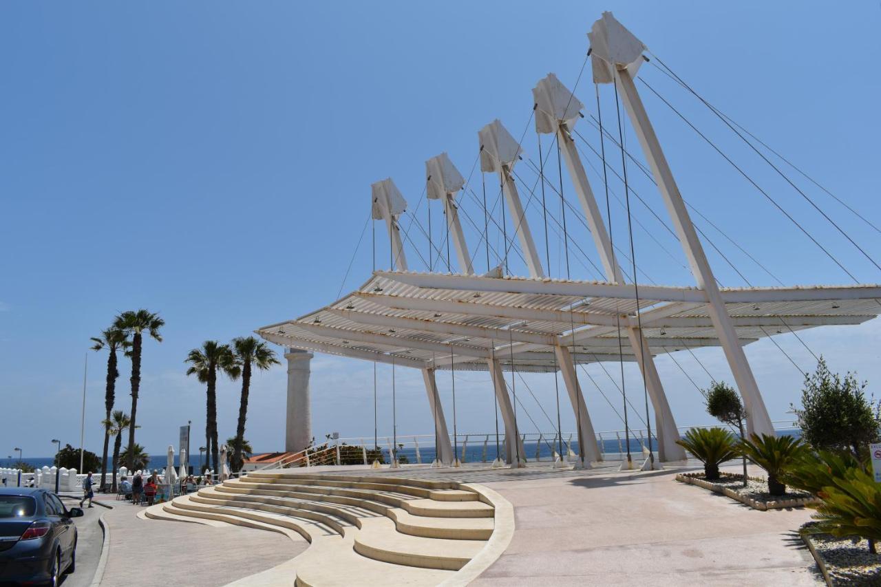 Fantastic Studio - Beachfront Apartment Torrox Luaran gambar