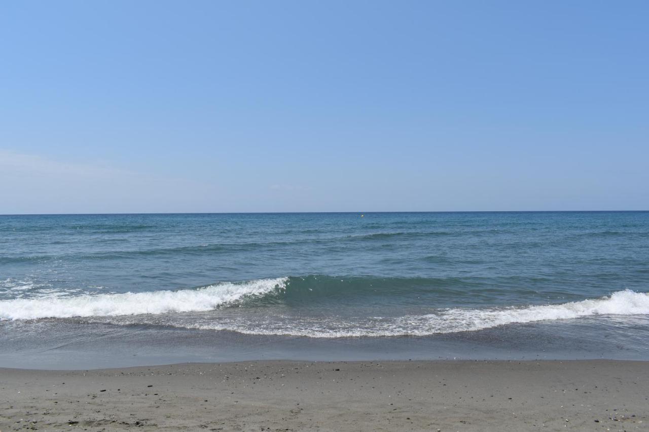 Fantastic Studio - Beachfront Apartment Torrox Luaran gambar