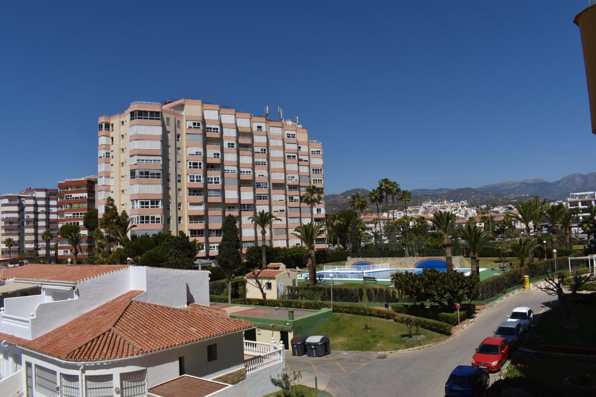 Fantastic Studio - Beachfront Apartment Torrox Luaran gambar